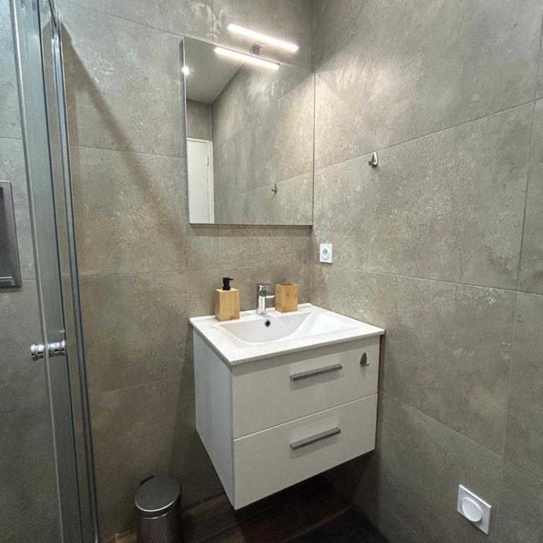 Domaine Baccia Donna - Jacuzzi, Climatisation, Parking privé - Nice Monaco - Appartement avec Terrasse - 11