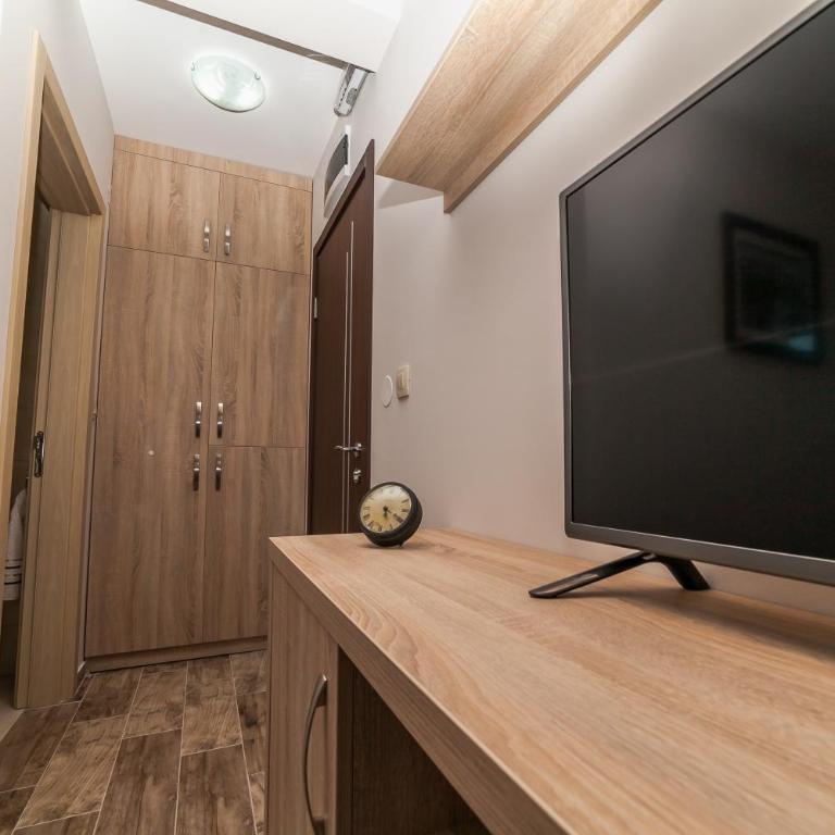 Milara Apartments - Dvokrevetna Soba sa Bračnim Krevetom i Terasom - 5