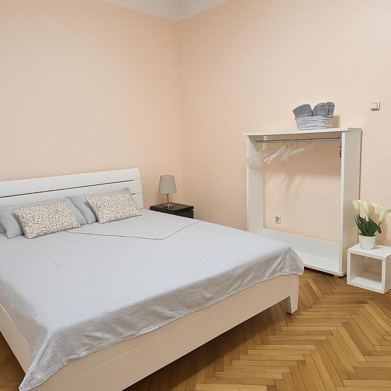 ELEGANT STAY-Boutique Apartment Experience - Two-Bedroom Apartment - 1