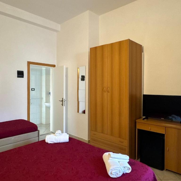 Hotel Anthos - Triple Room with Balcony - 9