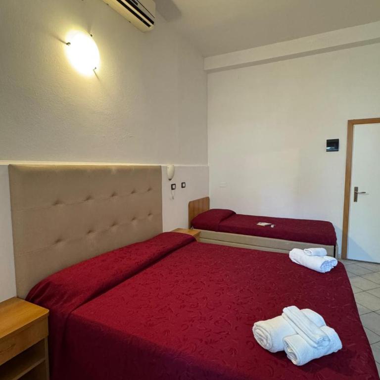 Hotel Anthos - Classic Quadruple Room - 2