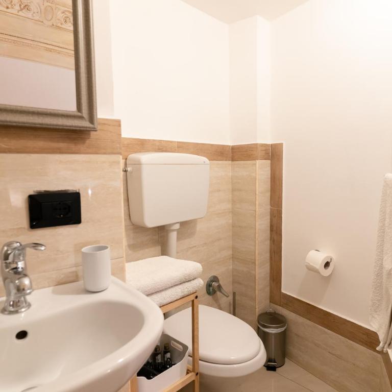 Vera Rooms - Standard Queen Room - 5