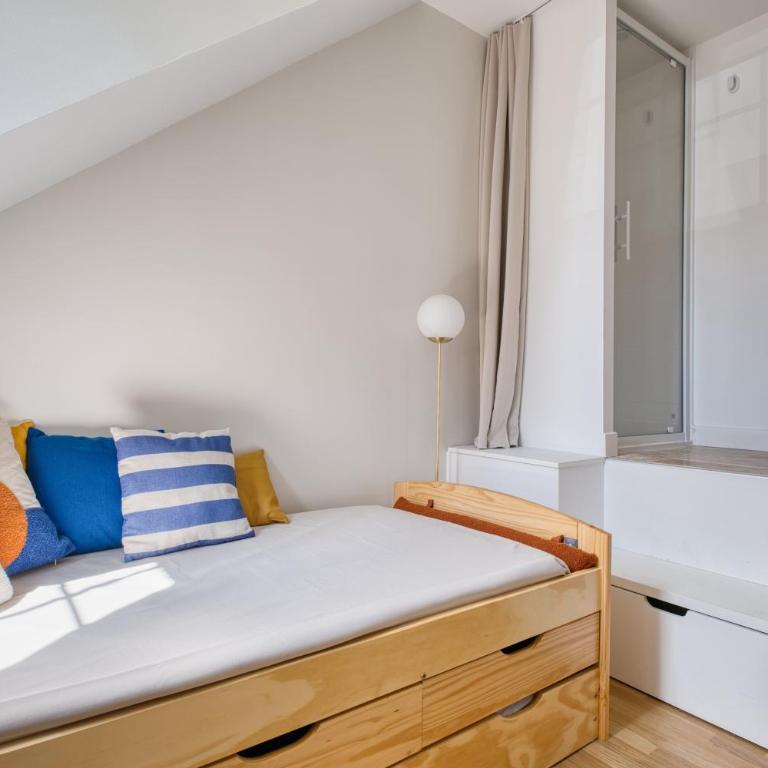 Maison cosy rénovée, tout à pied, plage et gare - Two-Bedroom House - 17