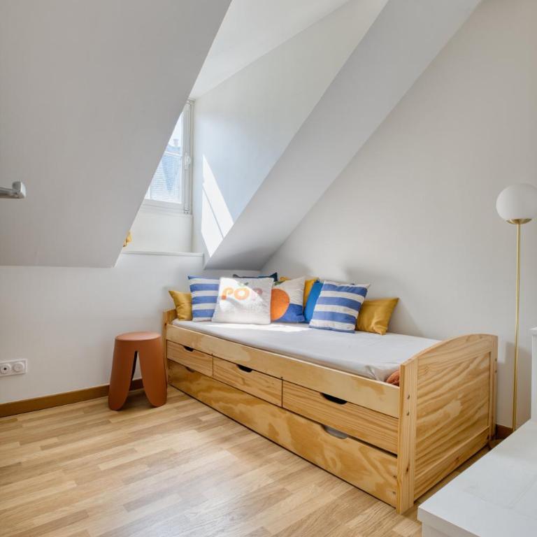 Maison cosy rénovée, tout à pied, plage et gare - Two-Bedroom House - 5