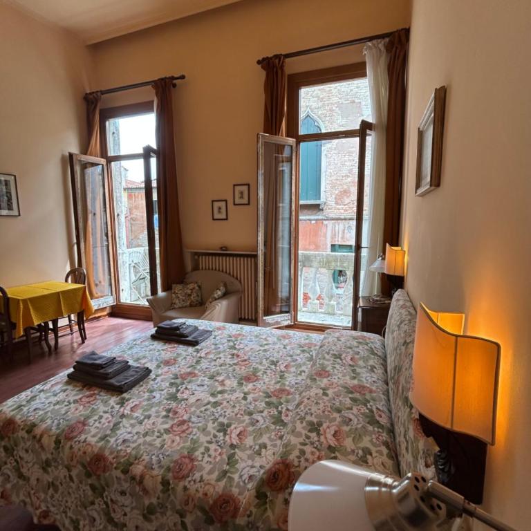 Bed and Breakfast Querini San Marco - Camera Matrimoniale Deluxe con Balcone - 18