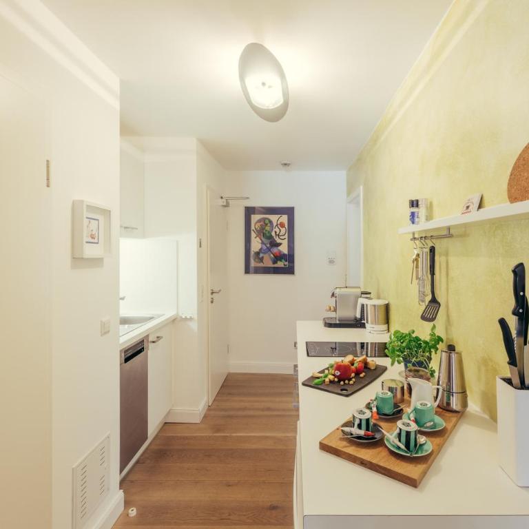 Feriendomizil "Zum Grauen Wolf" - Exklusive Ferienwohnungen im Herzen der Insel Lindau - Two-Bedroom Apartment - 5