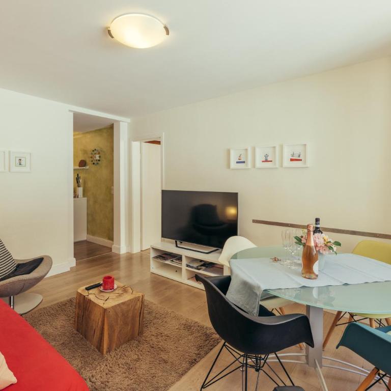 Feriendomizil "Zum Grauen Wolf" - Exklusive Ferienwohnungen im Herzen der Insel Lindau - Two-Bedroom Apartment - 6