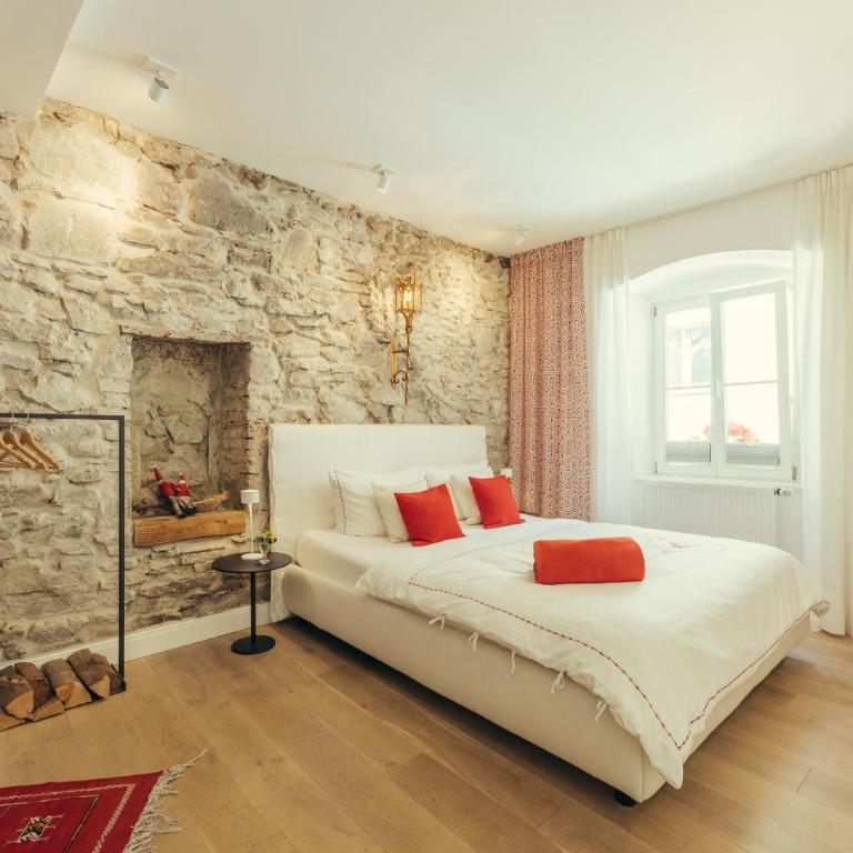 Feriendomizil "Zum Grauen Wolf" - Exklusive Ferienwohnungen im Herzen der Insel Lindau - Two-Bedroom Apartment - 2