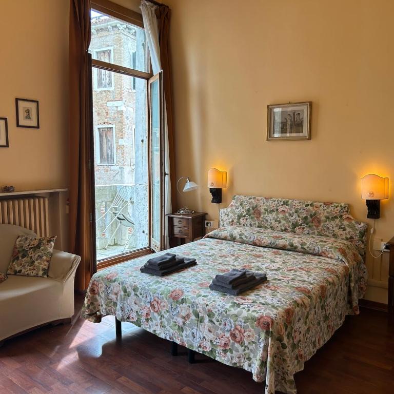 Bed and Breakfast Querini San Marco - Camera Matrimoniale Deluxe con Balcone - 16