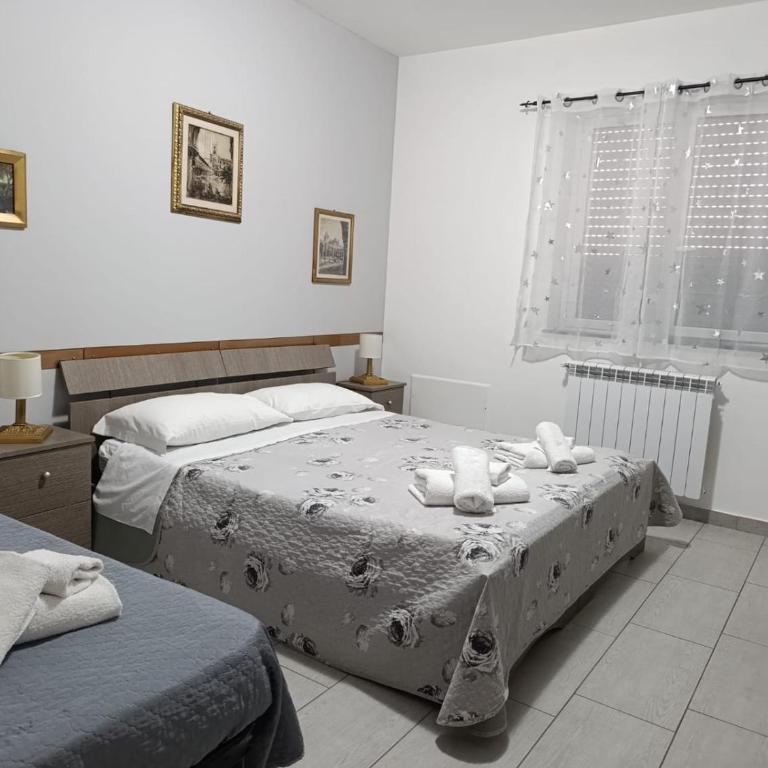 B&B Villa Kairos - Camera Matrimoniale con Vista Montagna - 8