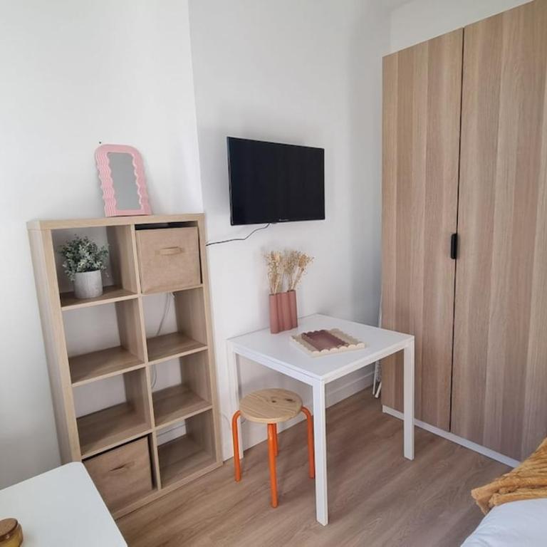 Studio Gauche Calme Proche Gare Climatisation - Apartment mit 1 Schlafzimmer - 6