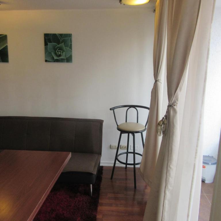 Departamento Paseo Bulnes Metro La Moneda - Apartamento de 1 dormitorio - 57
