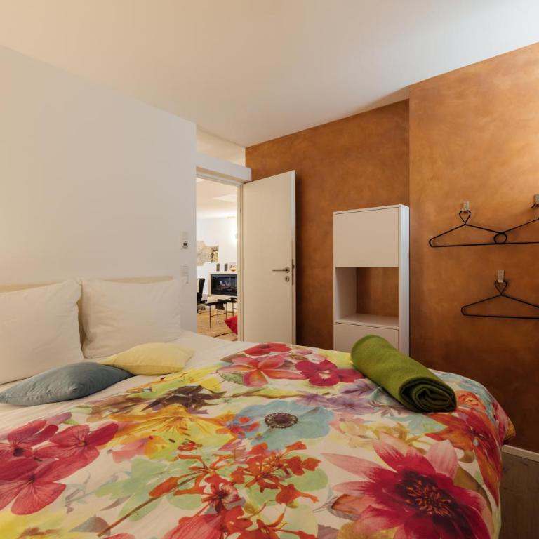 Feriendomizil "Zum Grauen Wolf" - Exklusive Ferienwohnungen im Herzen der Insel Lindau - Two-Bedroom Apartment - 5