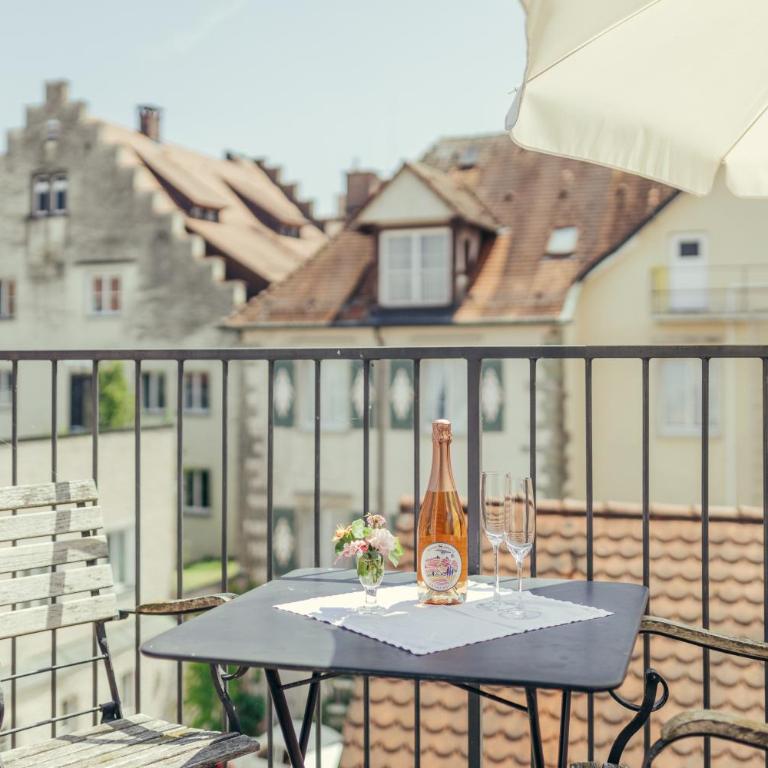 Feriendomizil "Zum Grauen Wolf" - Exklusive Ferienwohnungen im Herzen der Insel Lindau - One-Bedroom Loft Apartment with Balcony - 11