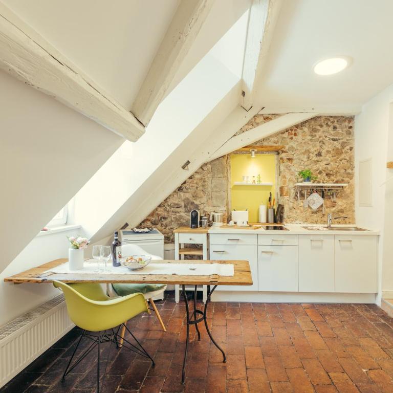Feriendomizil "Zum Grauen Wolf" - Exklusive Ferienwohnungen im Herzen der Insel Lindau - One-Bedroom Loft Apartment with Balcony - 6
