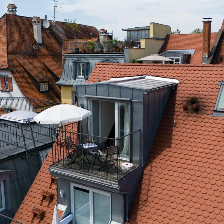 Feriendomizil "Zum Grauen Wolf" - Exklusive Ferienwohnungen im Herzen der Insel Lindau - One-Bedroom Loft Apartment with Balcony - 14