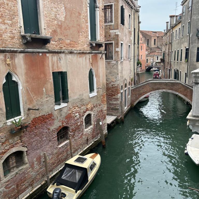 Bed and Breakfast Querini San Marco - Camera Matrimoniale Deluxe con Balcone - 9