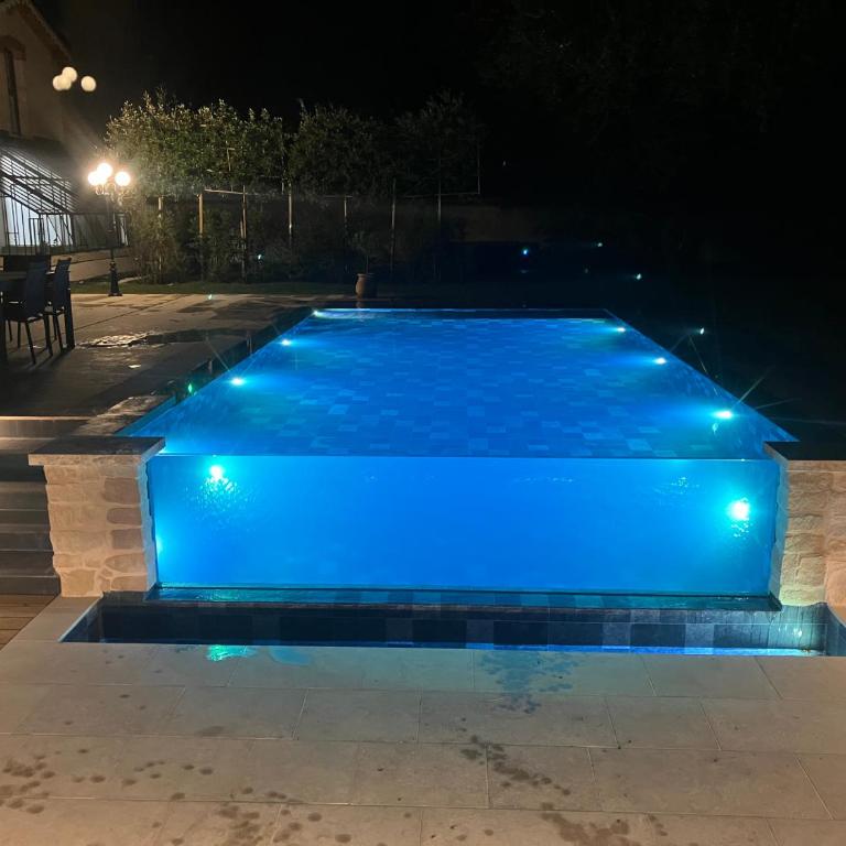 Les Ecuries de Rigny, Suite haut de gamme avec spa privatif et piscine au coeur d'un jardin arboré - Chambre Deluxe - 7