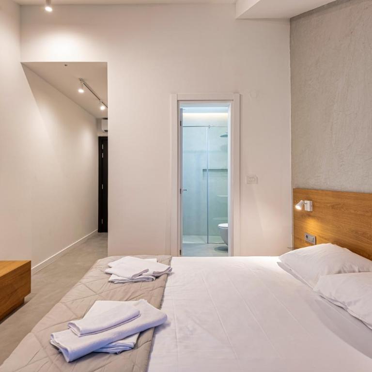 Lucciola Boutique Rooms - Standardna Dvokrevetna Soba sa Bračnim Krevetom i Balkonom - 4