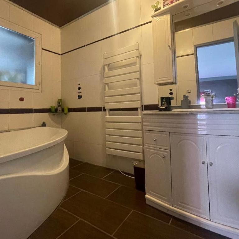Maison familiale avec piscine - Maison 5 Chambres - 7
