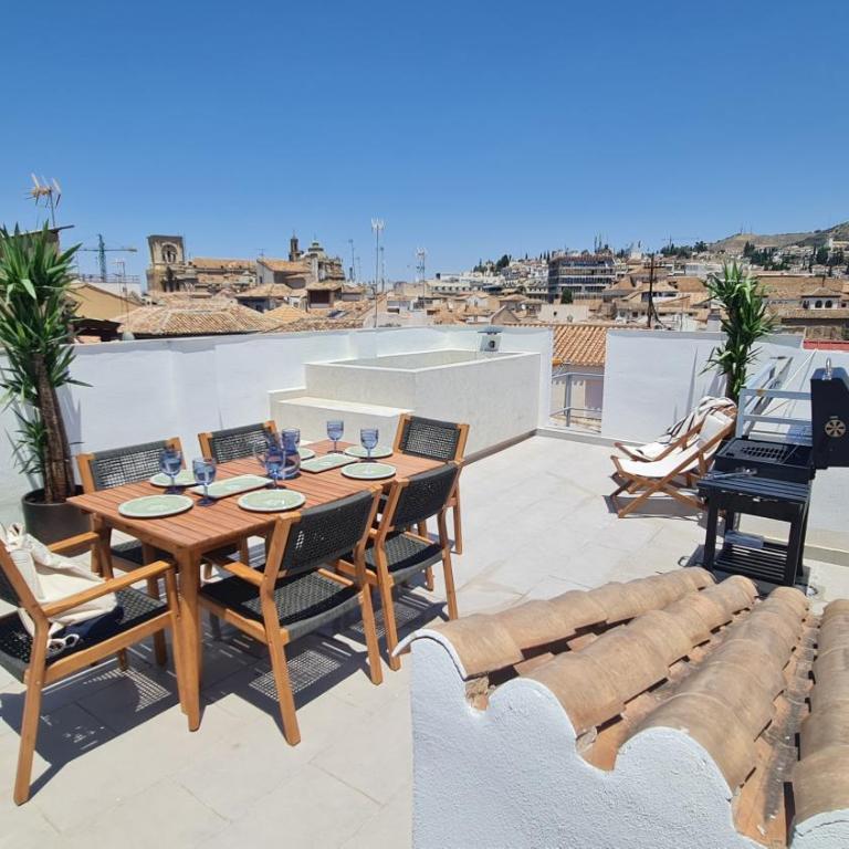Navas 402 Ático & Pool Alhambra views - Three-Bedroom Apartment with View - 9