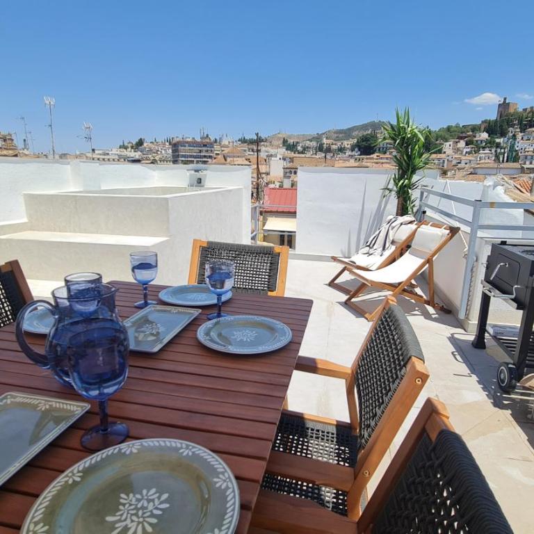 Navas 402 Ático & Pool Alhambra views - Three-Bedroom Apartment with View - 63