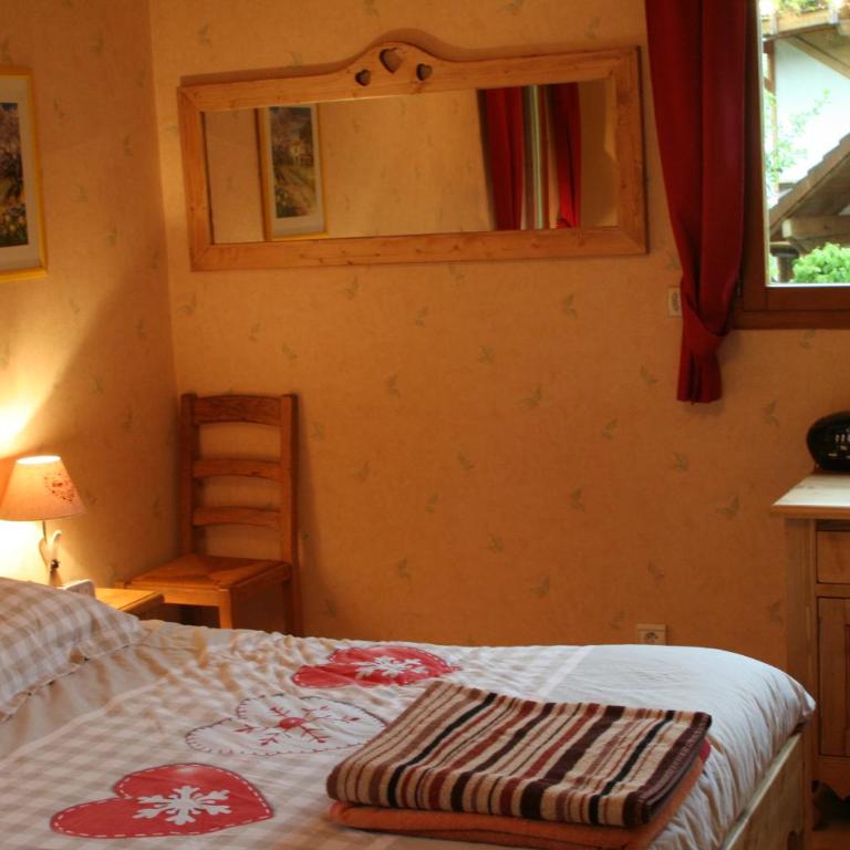 Chambre d'hôtes "LES CRETS" - Chambre Double - Vue sur Montagne - 13