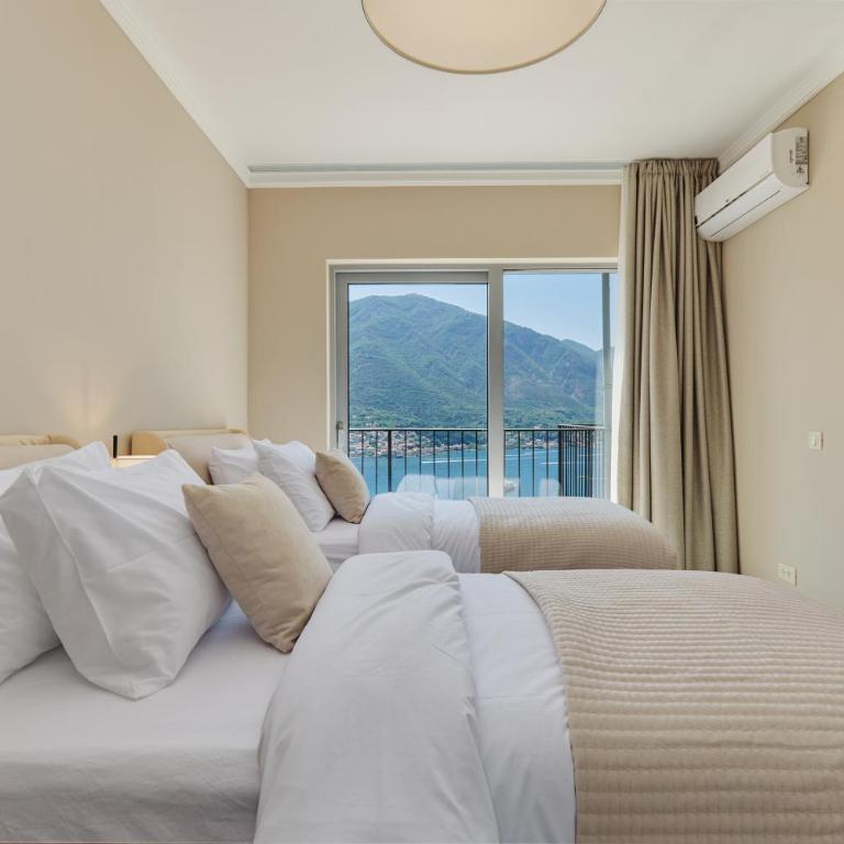 Sea Breeze Residence - Three-Bedroom Apartment with Sea View - 16