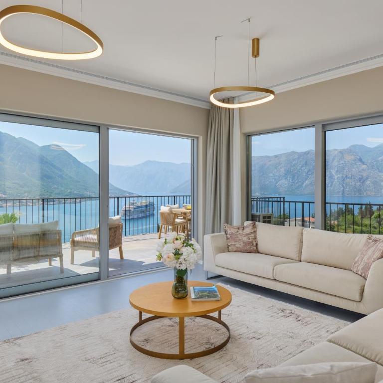 Sea Breeze Residence - Three-Bedroom Apartment with Sea View - 6
