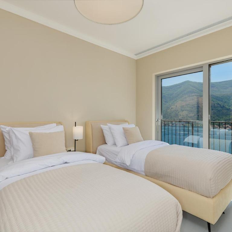 Sea Breeze Residence - Three-Bedroom Apartment with Sea View - 17