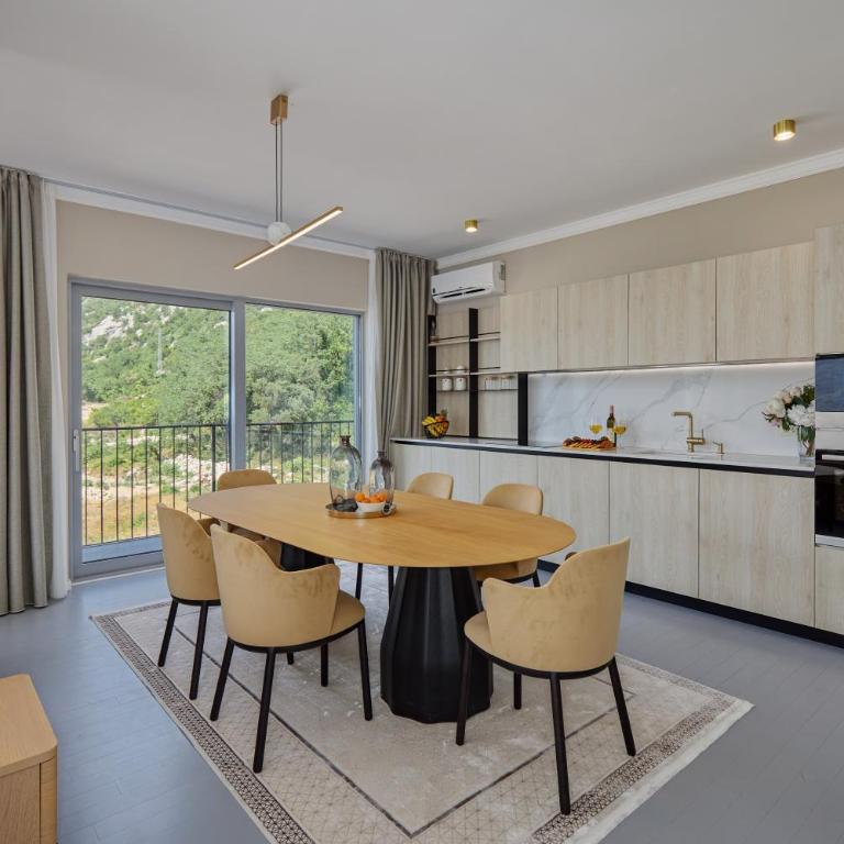 Sea Breeze Residence - Three-Bedroom Apartment with Sea View - 8