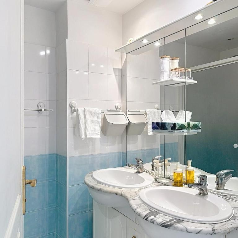 3P terrace, with air conditioning beach and center within walking distance - Two-Bedroom Apartment - 10