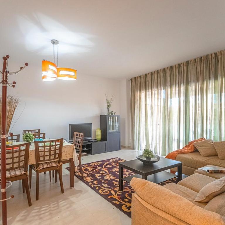 Apartamentos MariaCastillo Salou - Apartamento de 3 dormitorios con balcón - 10