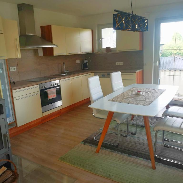 KUNTERBUNT am Wallersee - Two-Bedroom Apartment - 2