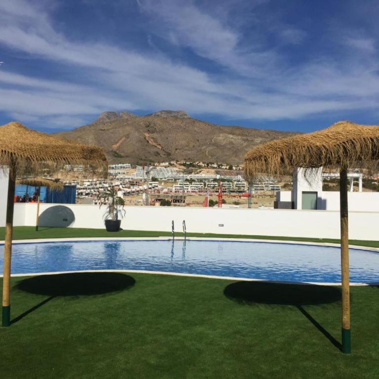 PANORAMISCH modern vakantiehuis in Finestrat bij Benidorm met 3 slaapkamers, gelegen op de 1ste lijn met privézwembad en omheinde privétuin, zicht op zee, de bergen met 'Kilómetro Vertical del Puig Campana' en op de skyline van Benidorm City en Finestrat - Casa de 3 dormitorios - 36