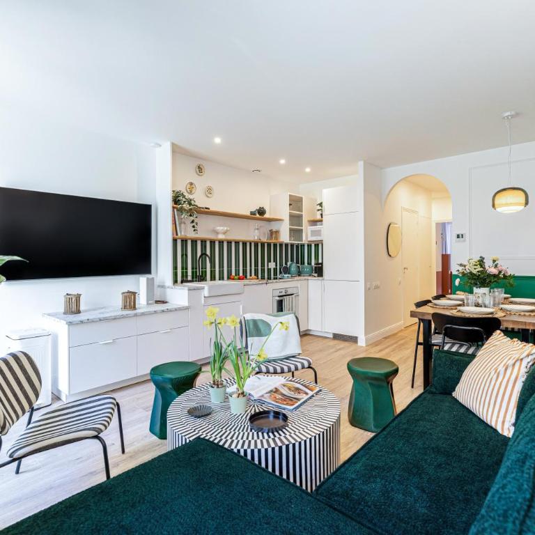 NEW! Remodeled & Spacious 4 Bedroom - 3 Bath - Heart of Nice - AC in all rooms - With a large elevator - Appartement - 1