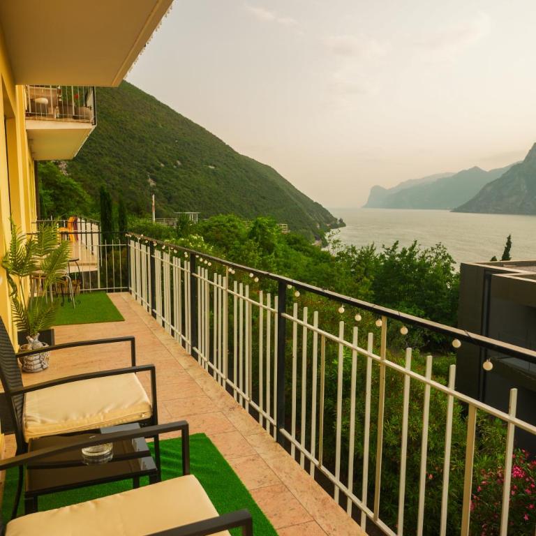 Panoramic Lake View Apartment - One-Bedroom Apartment - 2