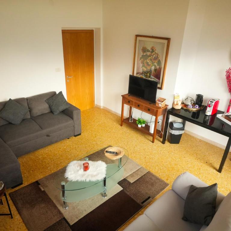 Panoramic Lake View Apartment - One-Bedroom Apartment - 10
