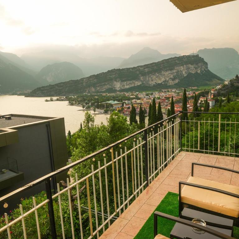 Panoramic Lake View Apartment - One-Bedroom Apartment - 1
