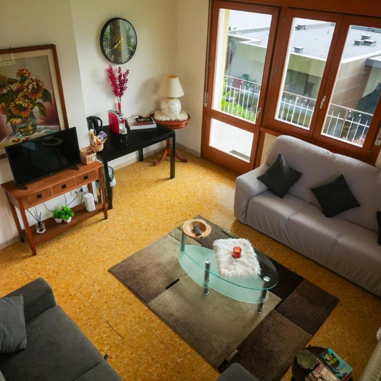 Panoramic Lake View Apartment - One-Bedroom Apartment - 9