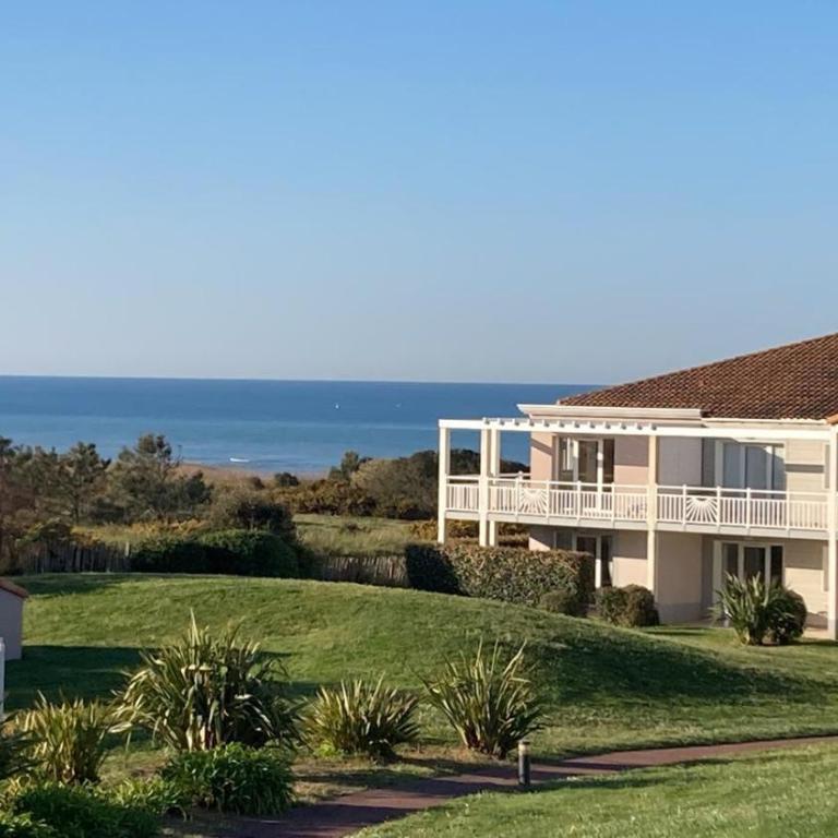 Les Sables-d'Olonne - Vue Mer, Terrasse, Wifi Fibre & Piscine, à 2 pas de l'Océan - E101 - Appartement 1 Chambre - 17