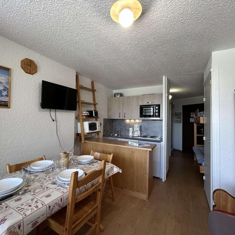 Studio cosy au ski pour 4 avec balcon, parking et wifi à Montgenèvre - FR-1-330D-95 - Appartement (4 Adultes) - 4