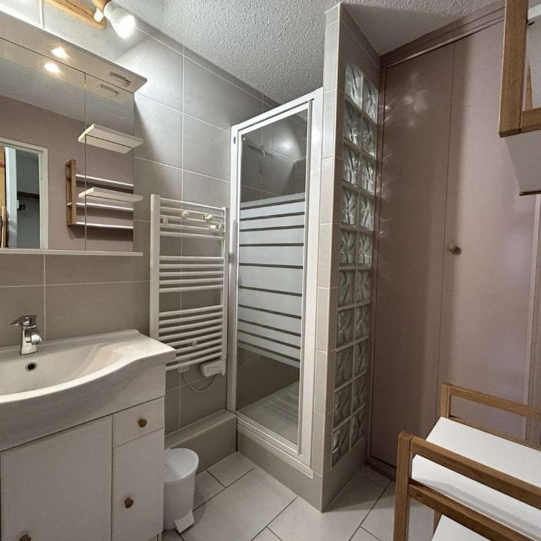 Studio cosy au ski pour 4 avec balcon, parking et wifi à Montgenèvre - FR-1-330D-95 - Appartement (4 Adultes) - 8