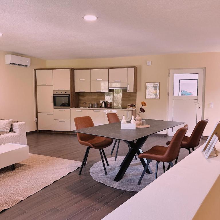 Layal Residence Exclusive 2 Floor House with Terrace - One-Bedroom House - 13