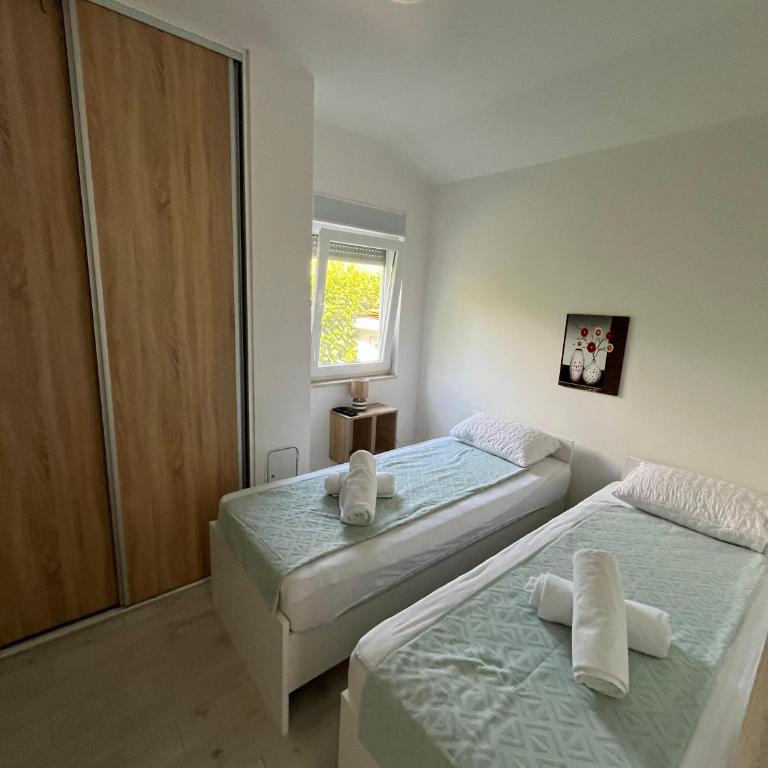 Villa Mirna - Two-Bedroom House - 26