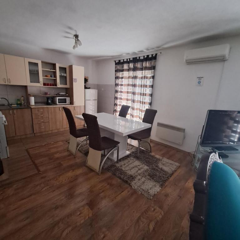 Apartment Beha - Two-Bedroom Apartment - 11