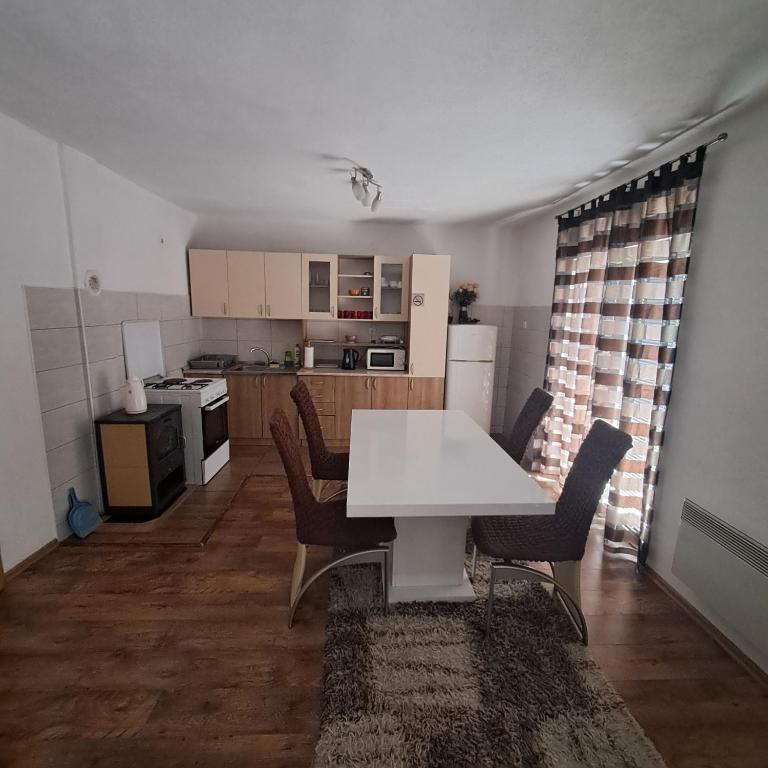 Apartment Beha - Two-Bedroom Apartment - 10