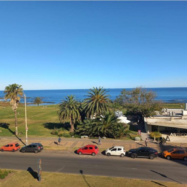 Sea Front 3 bedroom Apartment in Punta Carretas - Apartamento de 3 dormitorios - 1