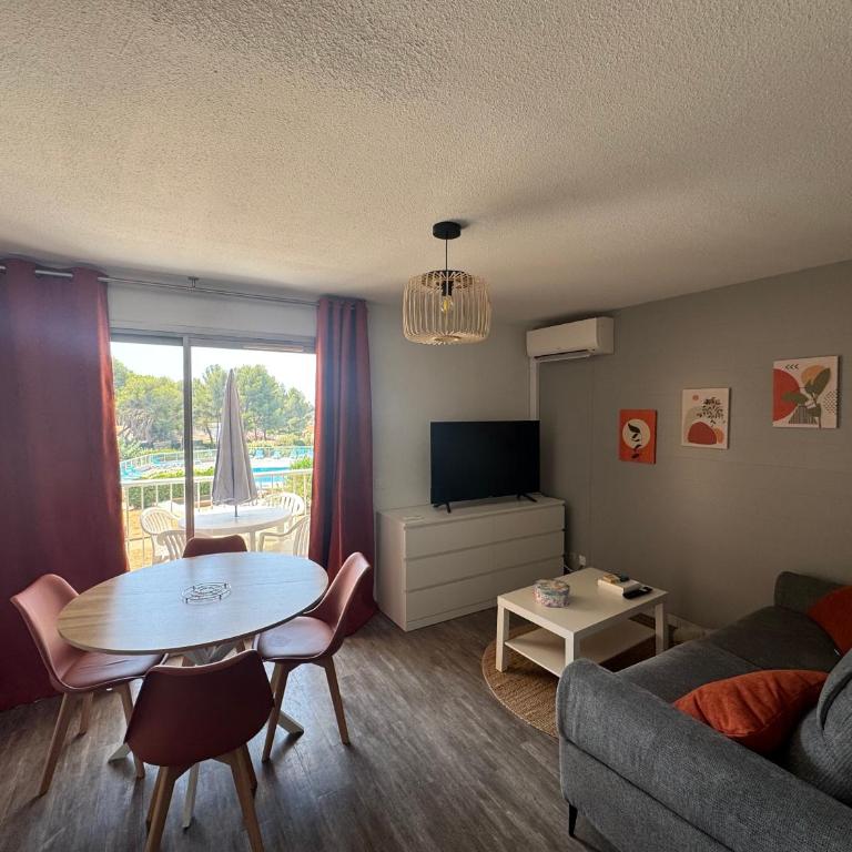 Oasis 34 - One-Bedroom Apartment - 1