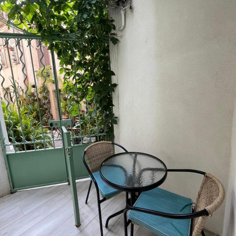 Vieil Antibes, ravissant 2p avec petite terrasse - Appartement 1 Chambre - 2
